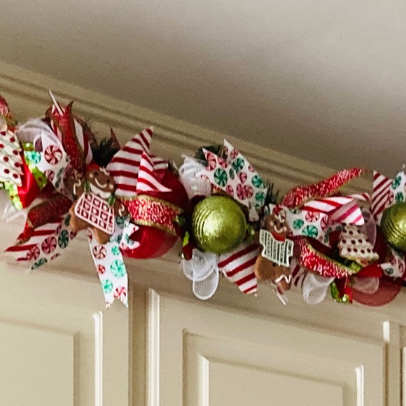 - 8ft prelit holiday gingerbread garland - Picture 4 of 4